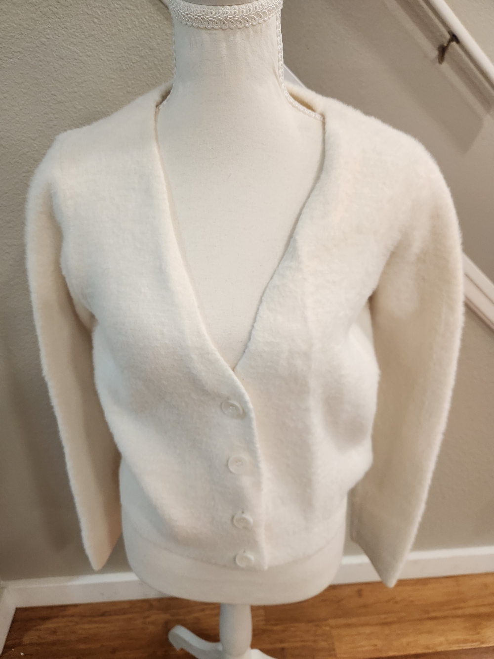 Rachel Zoe Cream V-Neck Button Front Cardigan Sweater